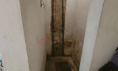 Terreno en venta en Lomas del Cuatro | 237 m² con construcción en obra gris