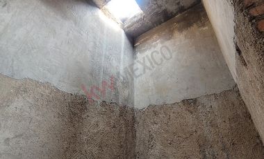 Terreno en venta en Lomas del Cuatro | 237 m² con construcción en obra gris