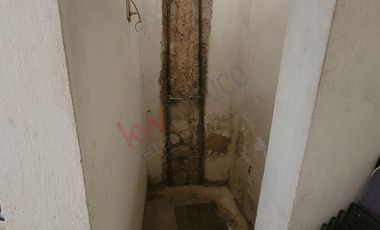 Terreno en venta en Lomas del Cuatro | 237 m² con construcción en obra gris