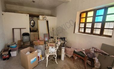 Terreno en venta en Lomas del Cuatro | 237 m² con construcción en obra gris