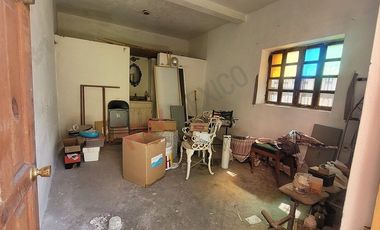 Terreno en venta en Lomas del Cuatro | 237 m² con construcción en obra gris