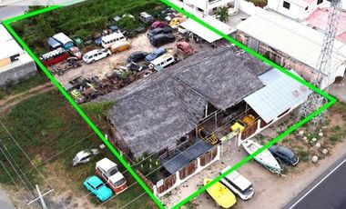 Venta de terreno 1.536 m2 diagonal a Supermaxi en Salinas