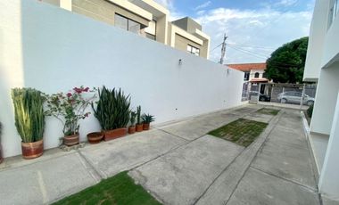 SE ARRIENDA CASA DE 3 HABITACIONES EN EL PRADO, SANTA MARTA