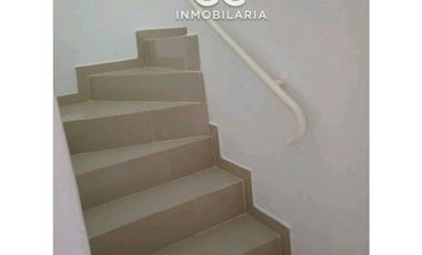 Se arrienda casa 2 pisos Barrio los robles