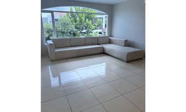En venta casa en urbanizacion de lujo Manta