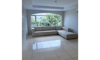 En venta casa en urbanizacion de lujo Manta