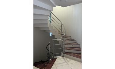 En venta casa en urbanizacion de lujo Manta