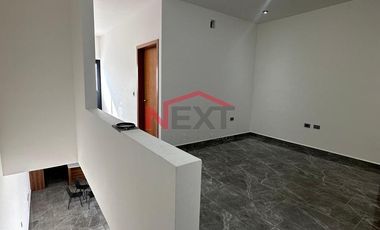 Venta Casa con 4 recamaras, una en planta baja y cocina integral incluida, Las Huertas Residencial, Arteaga
