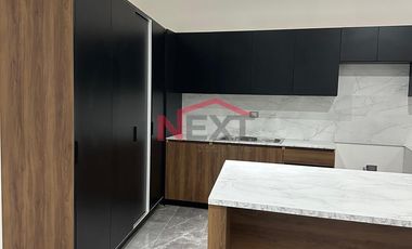 Venta Casa con 4 recamaras, una en planta baja y cocina integral incluida, Las Huertas Residencial, Arteaga