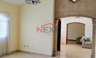 Casa en venta de 1 planta en calle privada