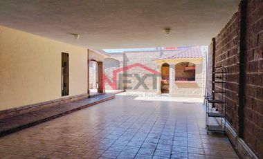 Casa en venta de 1 planta en calle privada