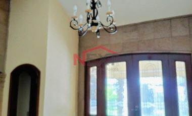 Casa en venta de 1 planta en calle privada