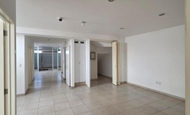 VENTA BODEGA COMERCIAL A UNA CUADRA DEL JARDIN DE SAN MARCOS BI