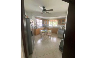 ALQUILER CASA DE 306 MT2 , OPORTUNIDAD UNICA , EN CONDADO DEL REY LT.