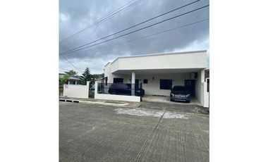 ALQUILER CASA DE 306 MT2 , OPORTUNIDAD UNICA , EN CONDADO DEL REY LT.