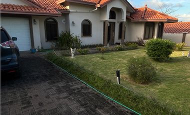 VENTA DE CASA 1700M EN EL HARINO SAN CARLOS SAN JOSE DE 3 HABITACIONES