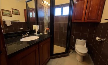 VENTA DE CASA 1700M EN EL HARINO SAN CARLOS SAN JOSE DE 3 HABITACIONES