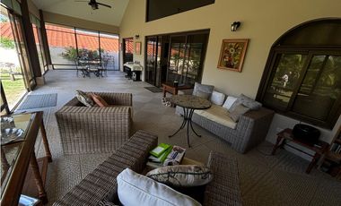 VENTA DE CASA 1700M EN EL HARINO SAN CARLOS SAN JOSE DE 3 HABITACIONES