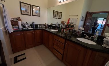 VENTA DE CASA 1700M EN EL HARINO SAN CARLOS SAN JOSE DE 3 HABITACIONES