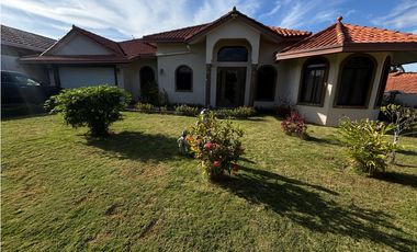 VENTA DE CASA 1700M EN EL HARINO SAN CARLOS SAN JOSE DE 3 HABITACIONES