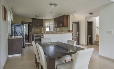 REMATE:VENTA DE CASA EN ANCON , PH TUCAN COUNTRY