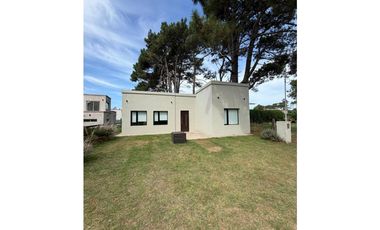 VENTA - 2 Casas 3 ambientes sobre gran lote, ideal renta - La Caleta