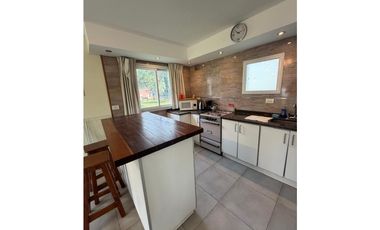 VENTA - 2 Casas 3 ambientes sobre gran lote, ideal renta - La Caleta