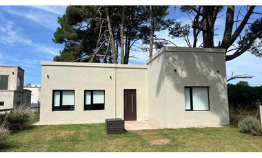 VENTA - 2 Casas 3 ambientes sobre gran lote, ideal renta - La Caleta