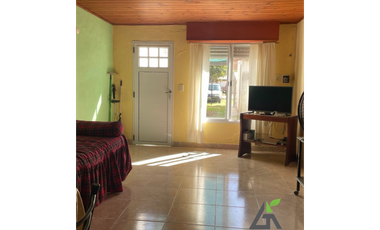 2 CASAS Calle 25 e/ 30 y 32