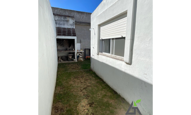 2 CASAS Calle 25 e/ 30 y 32