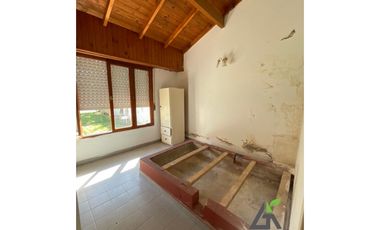 2 CASAS Calle 25 e/ 30 y 32