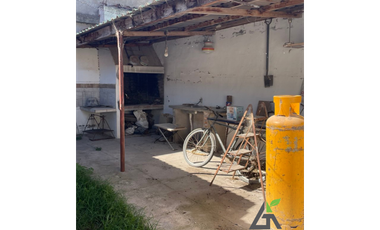 2 CASAS Calle 25 e/ 30 y 32