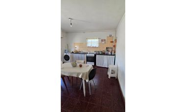 Se vende linda casa de 3 amb en Otamendi
