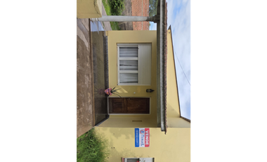 Se vende linda casa de 3 amb en Otamendi