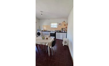 Se vende linda casa de 3 amb en Otamendi