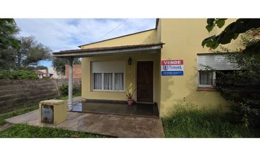 Se vende linda casa de 3 amb en Otamendi