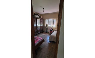 Se vende linda casa de 3 amb en Otamendi