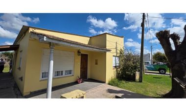 Se vende linda casa de 3 amb en Otamendi