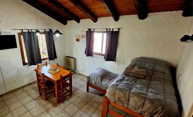 SE ALQUILA DEPARTAMENTO DE UN DORMITORIO EN EL CENTRO DE EL BOLSÓN