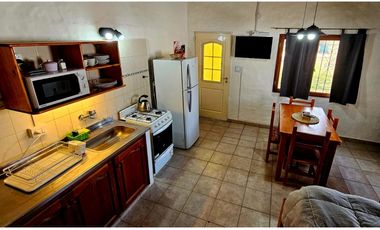 SE ALQUILA DEPARTAMENTO DE UN DORMITORIO EN EL CENTRO DE EL BOLSÓN