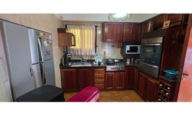 Se vende Chalet en 2 plantas - excelente zona