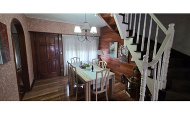 Se vende Chalet en 2 plantas - excelente zona