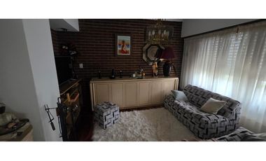 Se vende Chalet en 2 plantas - excelente zona