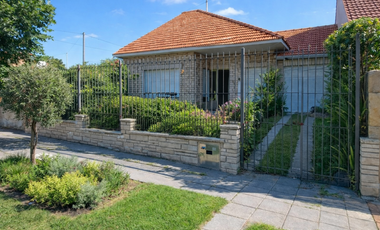 CHALET 5 AMB BOUCHARD Y CERRITO