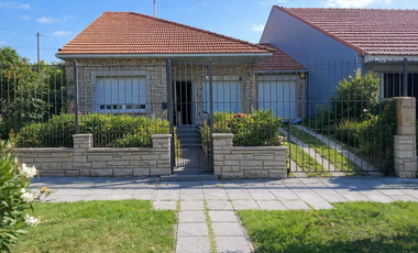 CHALET 5 AMB BOUCHARD Y CERRITO