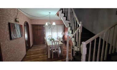 Se vende Chalet de 6 amb más lote lindero con quincho