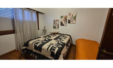 Se vende Chalet de 6 amb más lote lindero con quincho