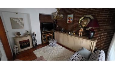 Se vende Chalet de 6 amb más lote lindero con quincho