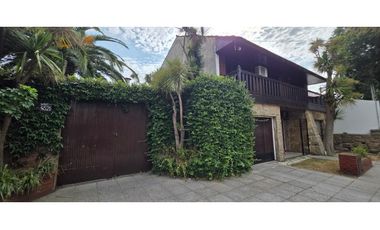 Se vende Chalet de 6 amb más lote lindero con quincho