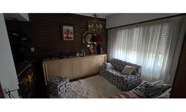 Se vende Chalet de 6 amb más lote lindero con quincho